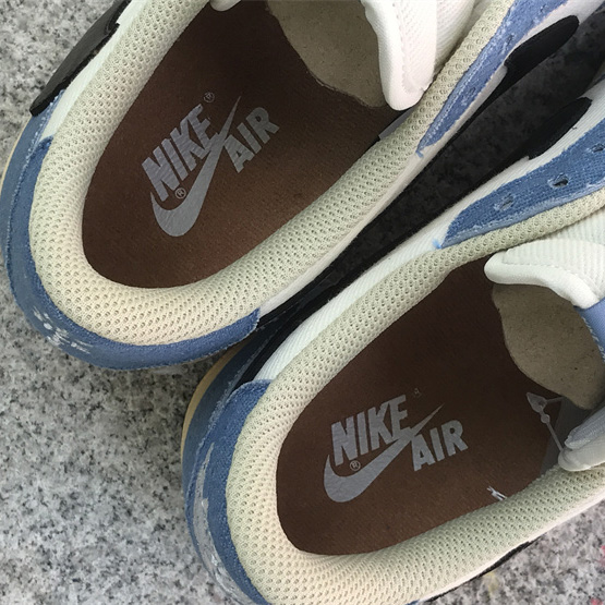 Travis Scott x Air Jordan 1 Low Sneaker      DM7866-992 - 