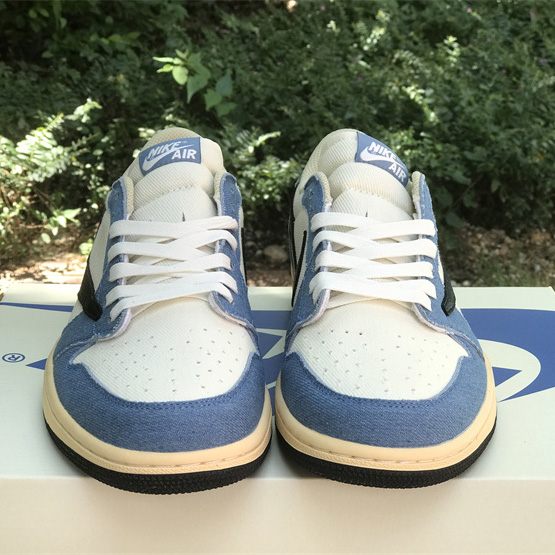 Travis Scott x Air Jordan 1 Low Sneaker      DM7866-992 - 