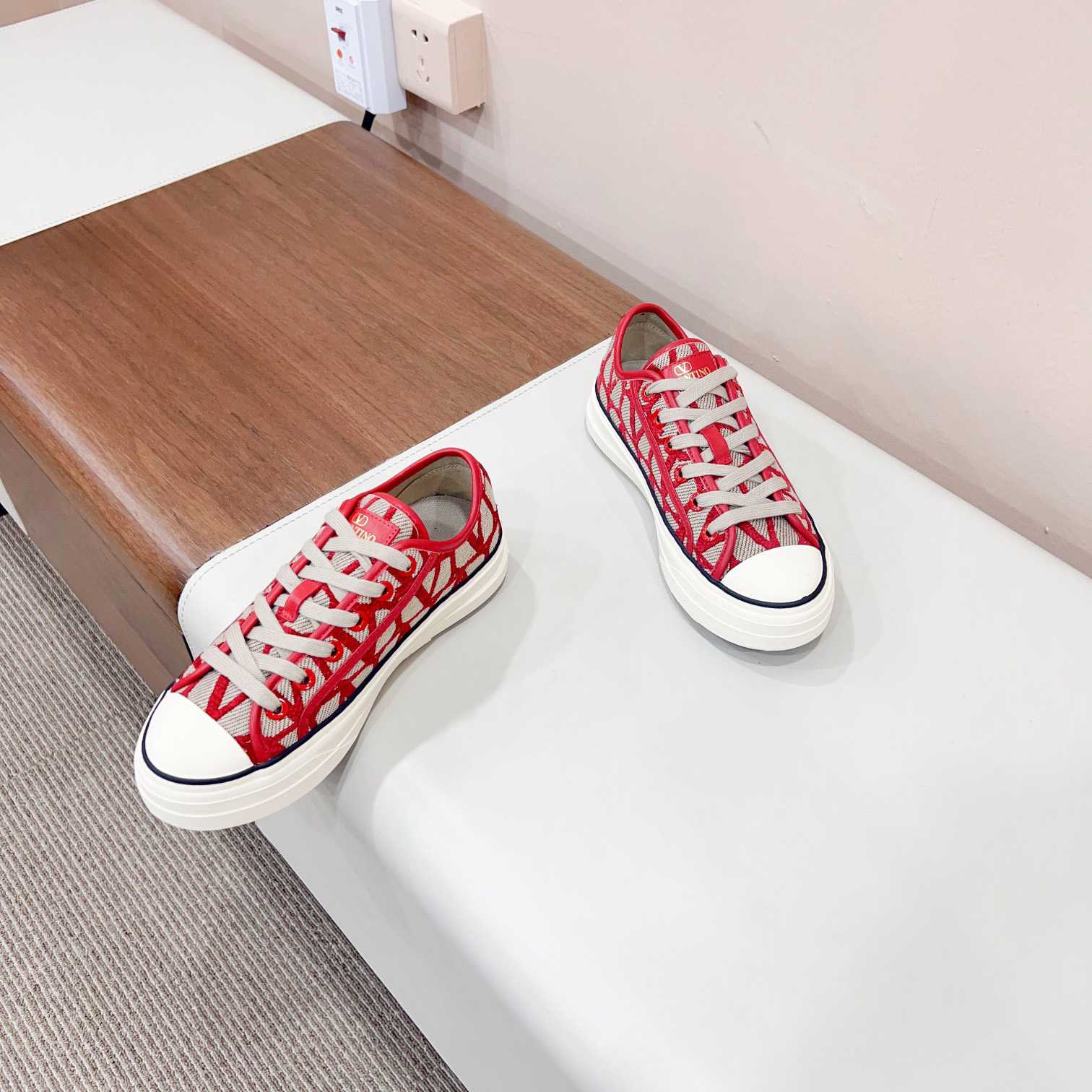 Valenti Toile Iconographe Totaloop Low-top Sneaker - 
