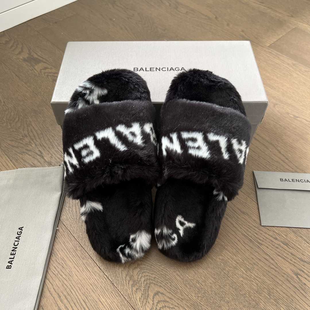 Balenciaga Faux fur Logo Slippers - PerfectKickZ