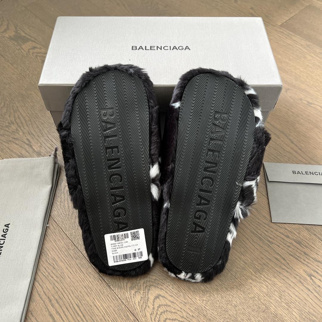 Balenciaga Faux fur Logo Slippers - PerfectKickZ