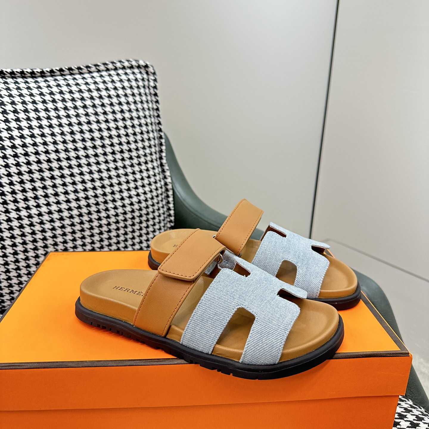 Hermes Women's Chypre Sandal  - PerfectKickZ