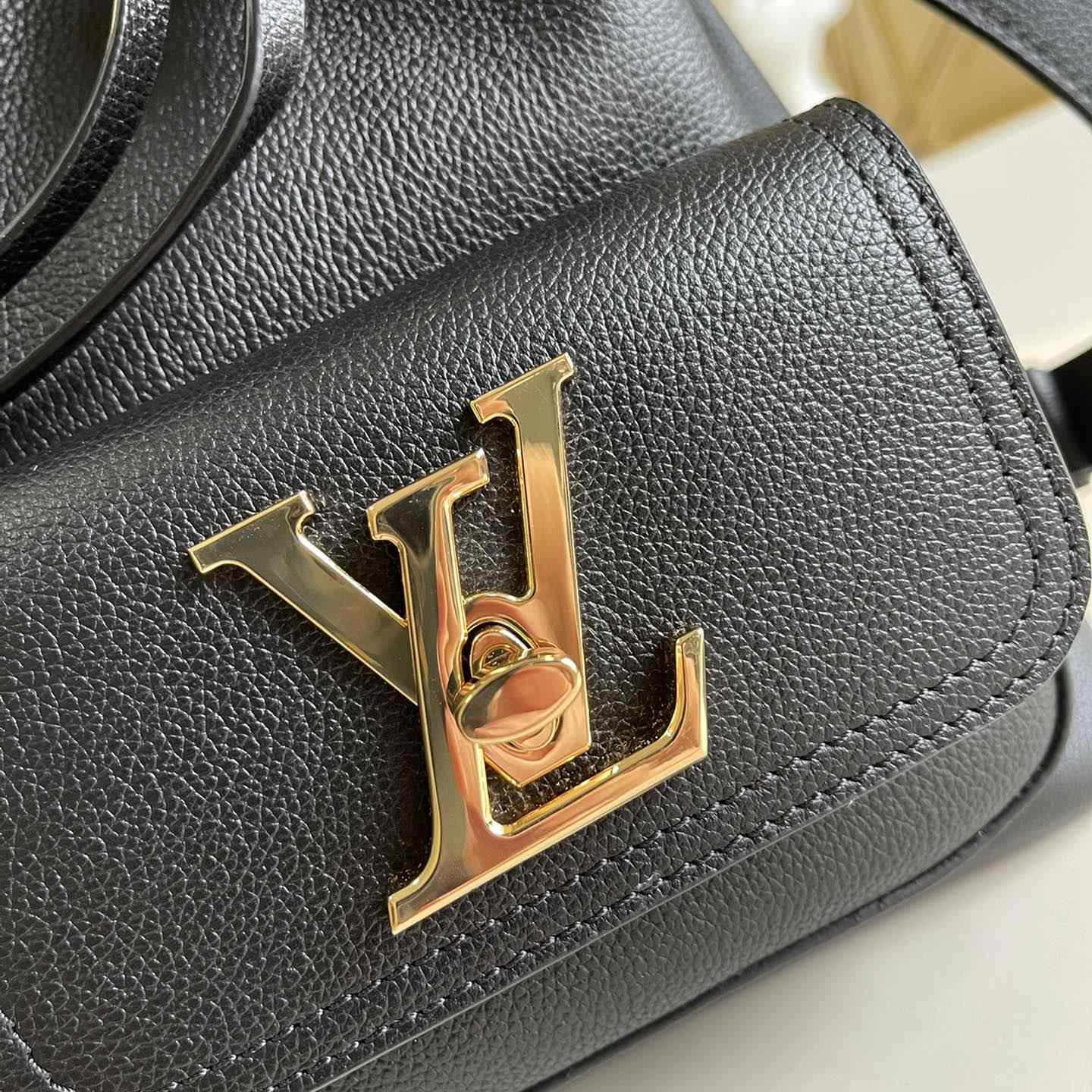 Louis Vuitton Lockme Bucket Black Calf (23-23-16cm)  M57687 - PerfectKickZ