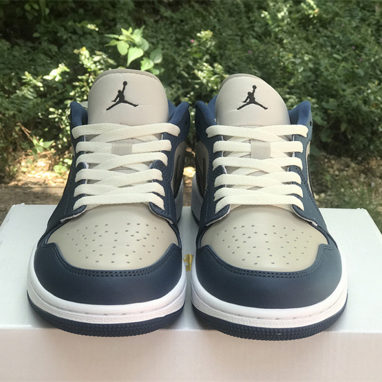 Air Jordan 1 Low OG  Sneaker        DC0774-402  - 