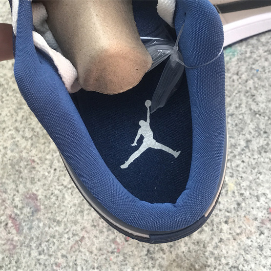 Air Jordan 1 Low OG  Sneaker        DC0774-402  - 