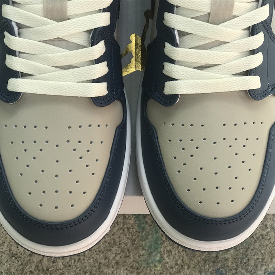 Air Jordan 1 Low OG  Sneaker        DC0774-402  - PerfectKickZ