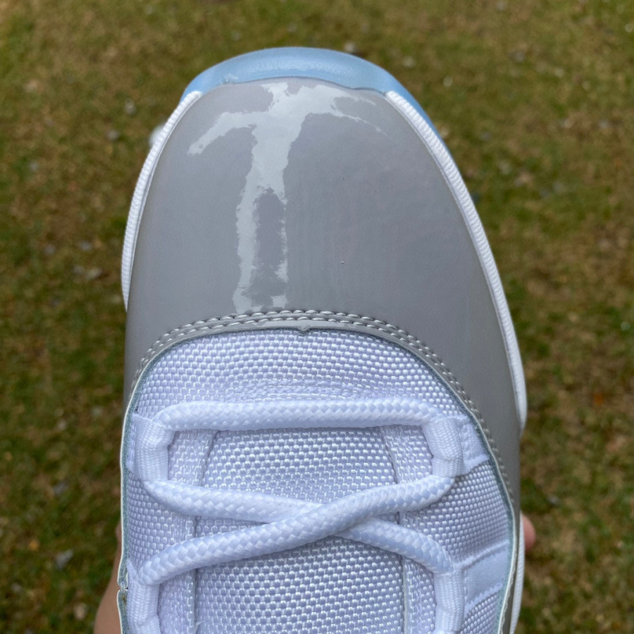 Air Jordan 11 Retro Low "Cement Grev" Sneaker     av2187-140 - 