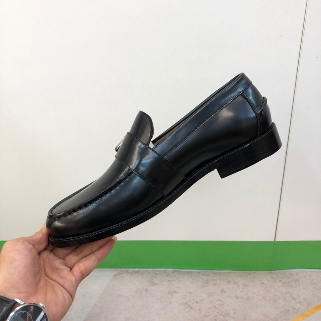 Gucci Logo-plaque Leather Loafers (Upon Uk Size) - PerfectKickZ
