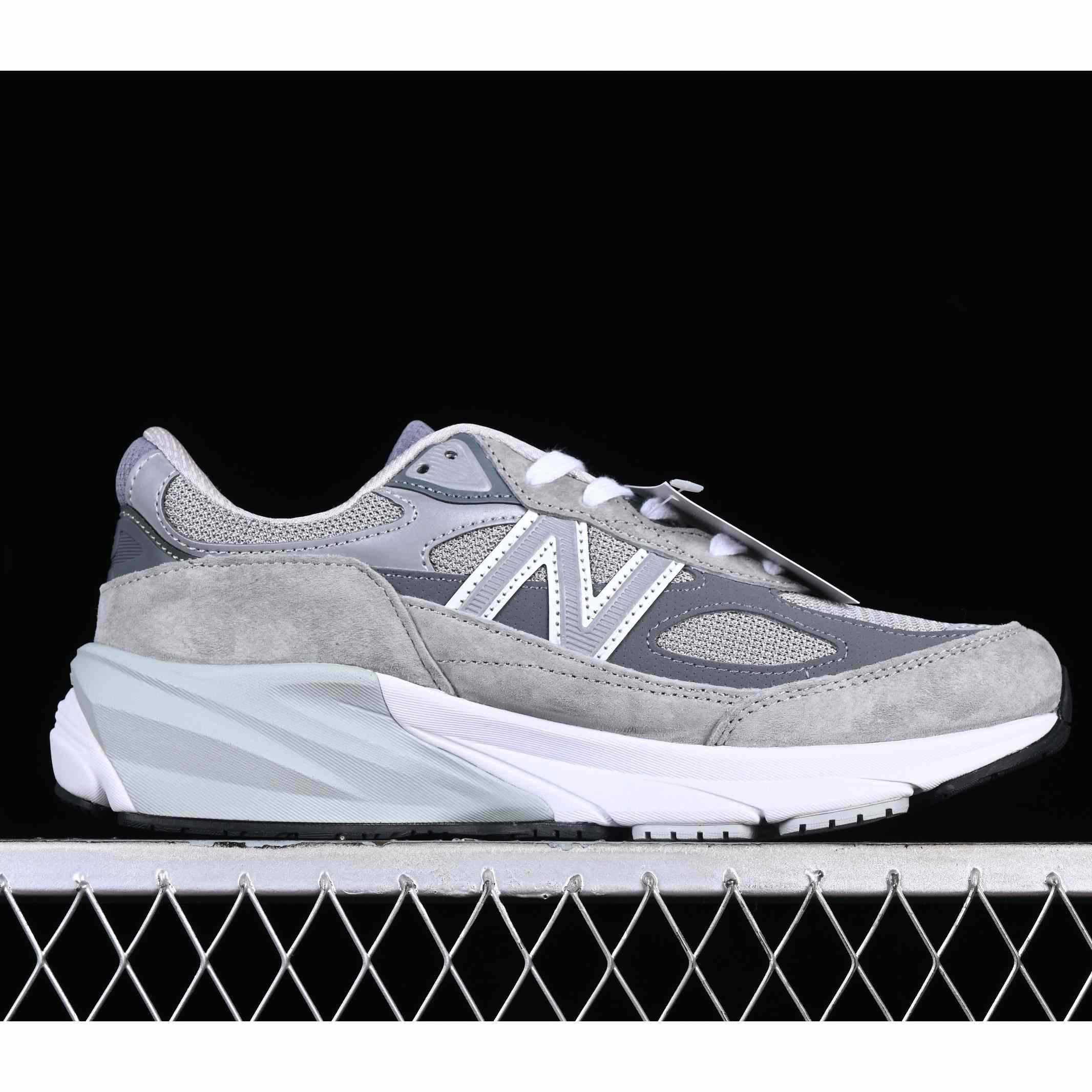 New Balance Made In USA M990  Sneaker  - PerfectKickZ
