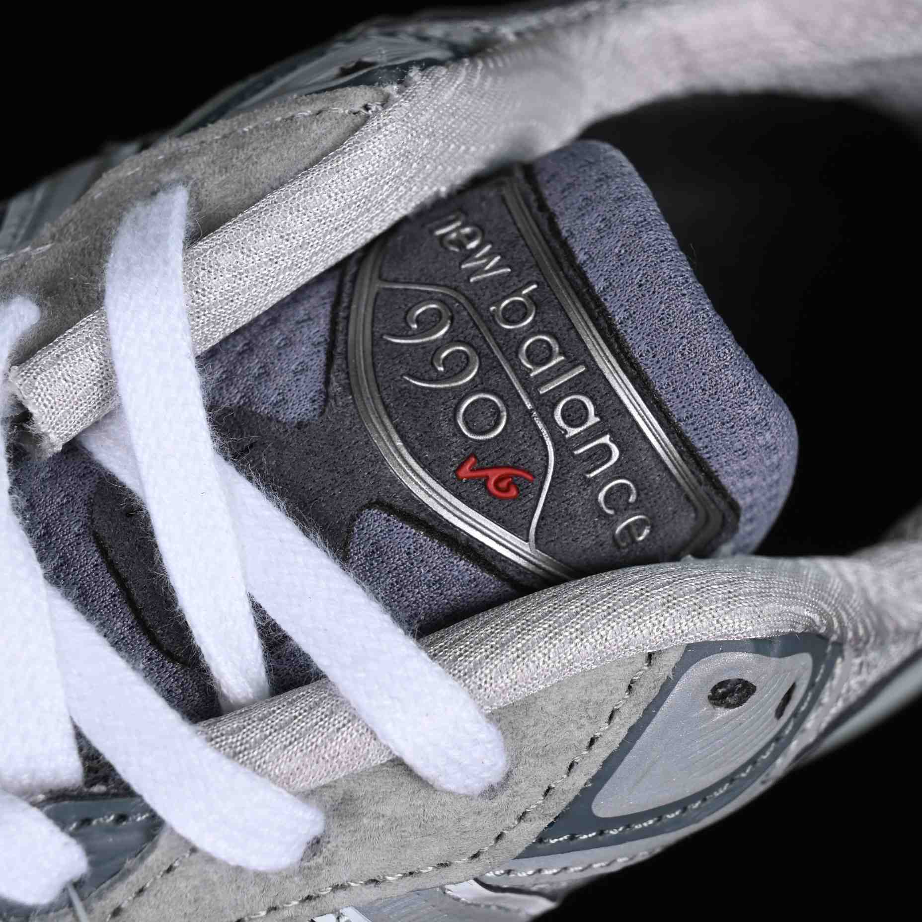 New Balance Made In USA M990  Sneaker  - PerfectKickZ
