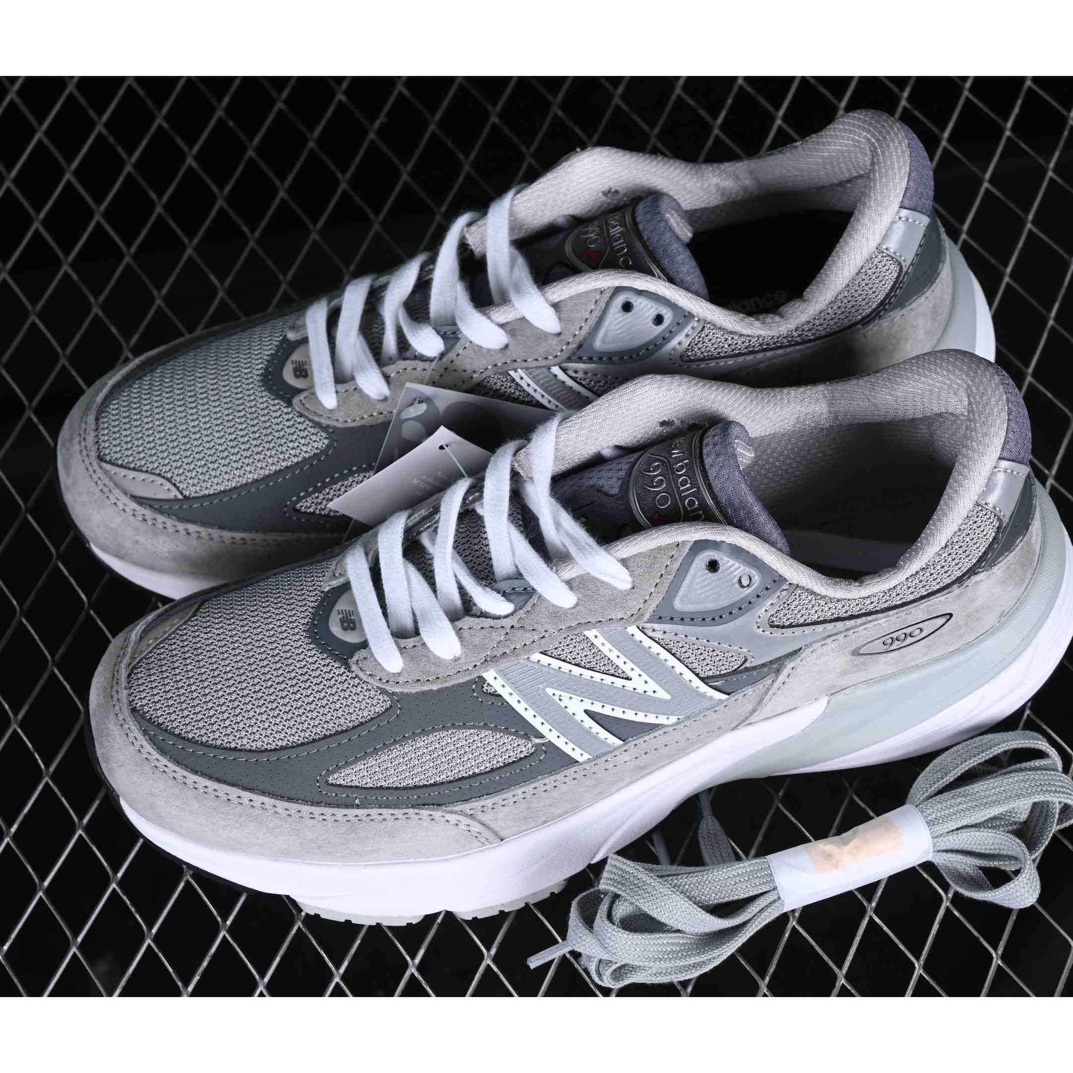 New Balance Made In USA M990  Sneaker  - PerfectKickZ
