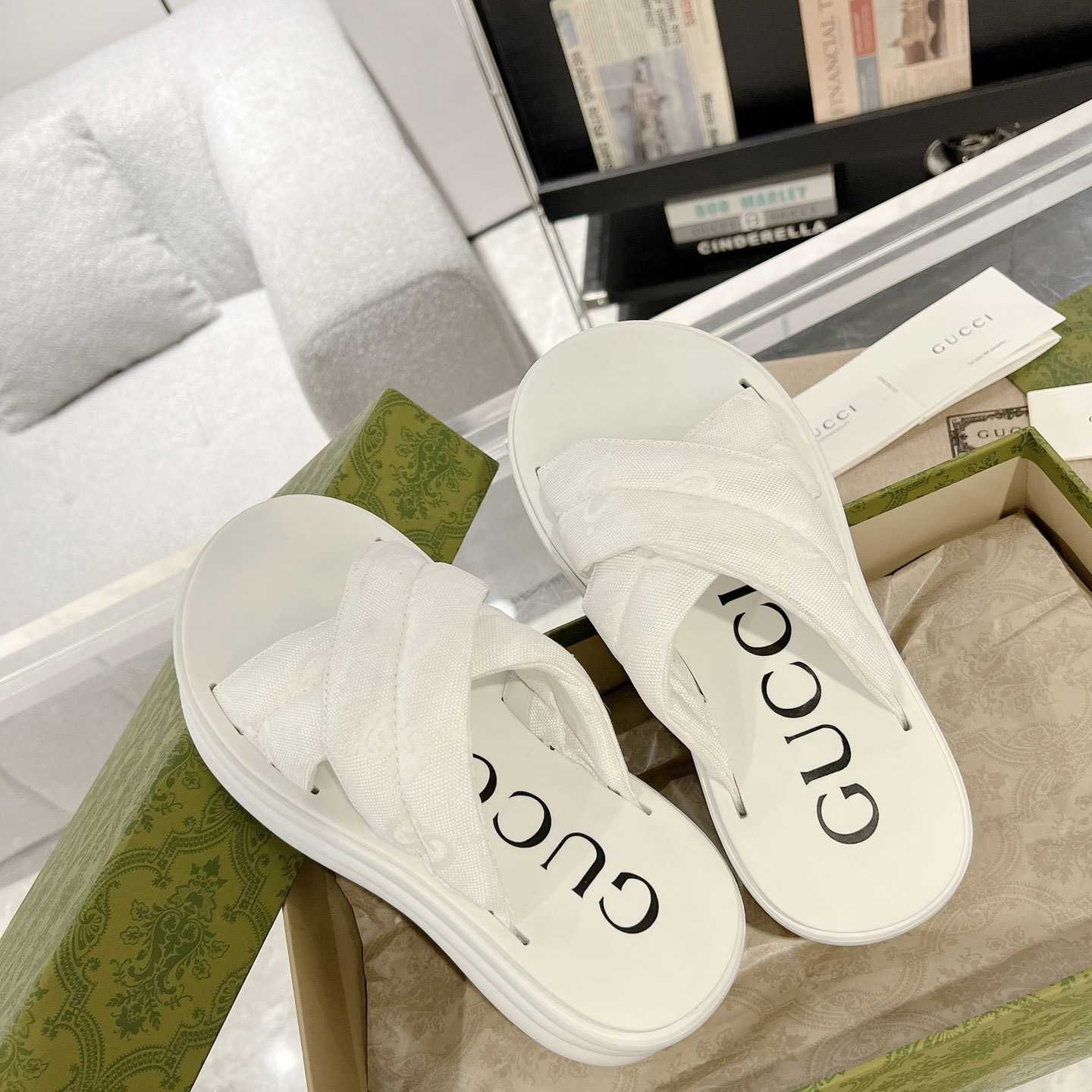 Gucci Women's GG Platform Slide Sandal - PerfectKickZ