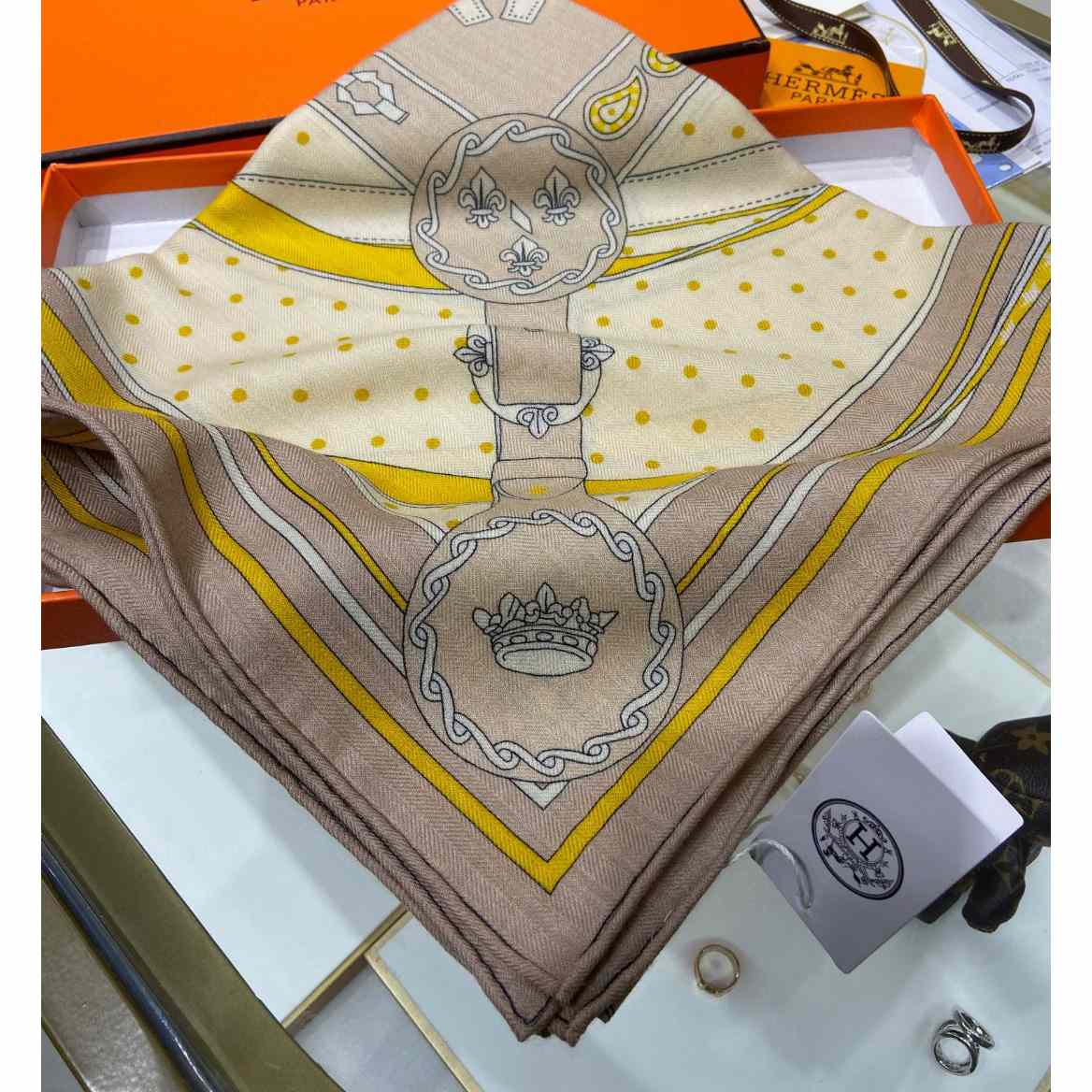 Hermes La Promenade Du Matin Bandana Shawl 140 - PerfectKickZ