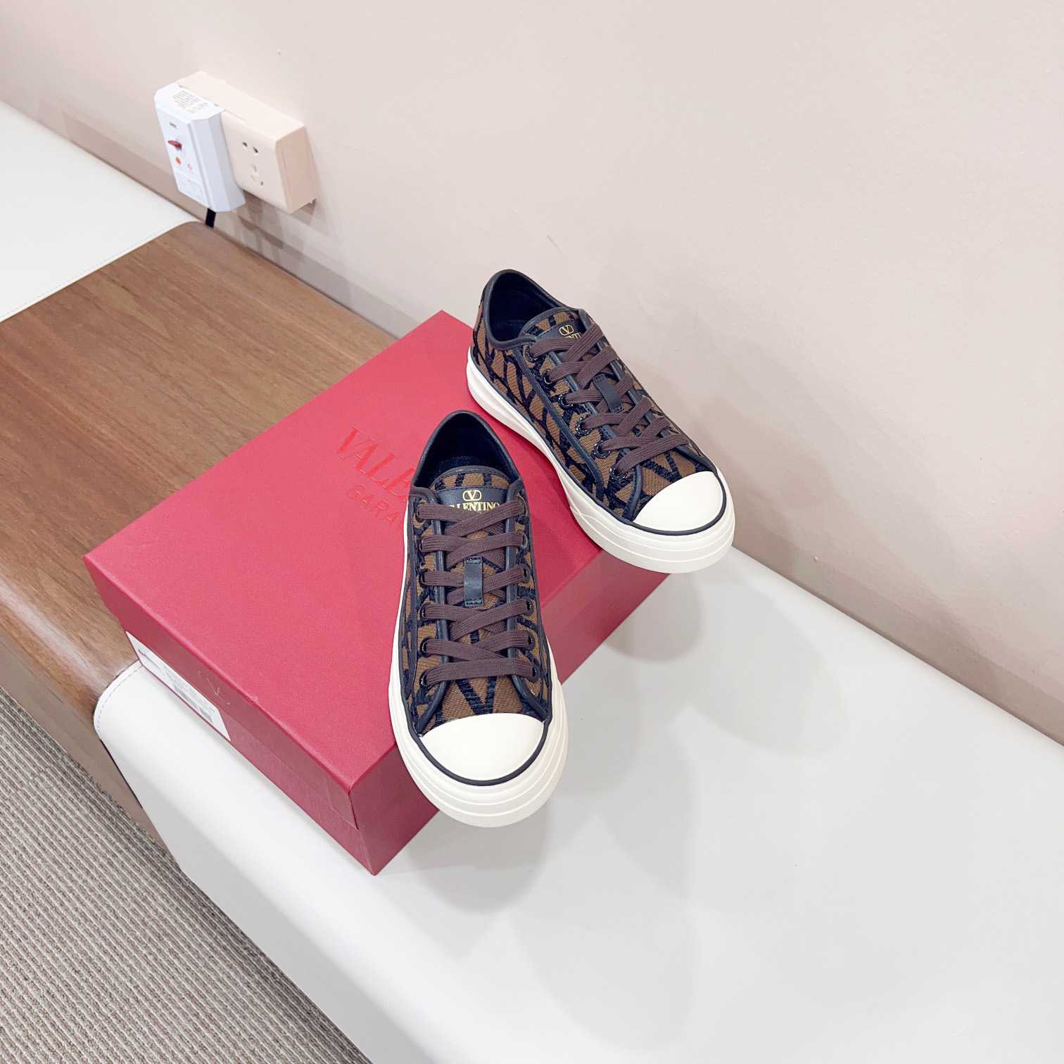 Valenti Toile Iconographe Totaloop Low-top Sneaker - PerfectKickZ