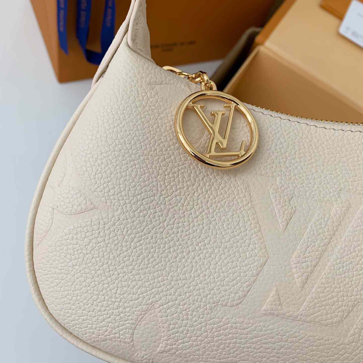 Louis Vuitton Mini Moon Monogram Empreinte (20.5*11*5cm)     M82519 - PerfectKickZ