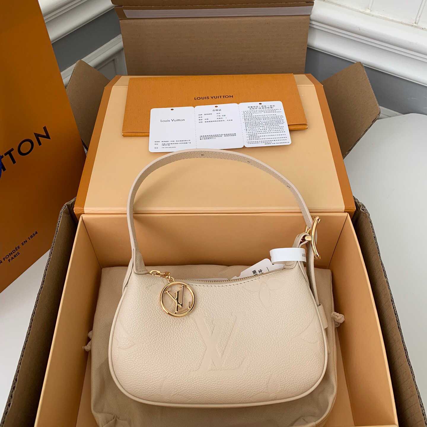 Louis Vuitton Mini Moon Monogram Empreinte (20.5*11*5cm)     M82519 - PerfectKickZ