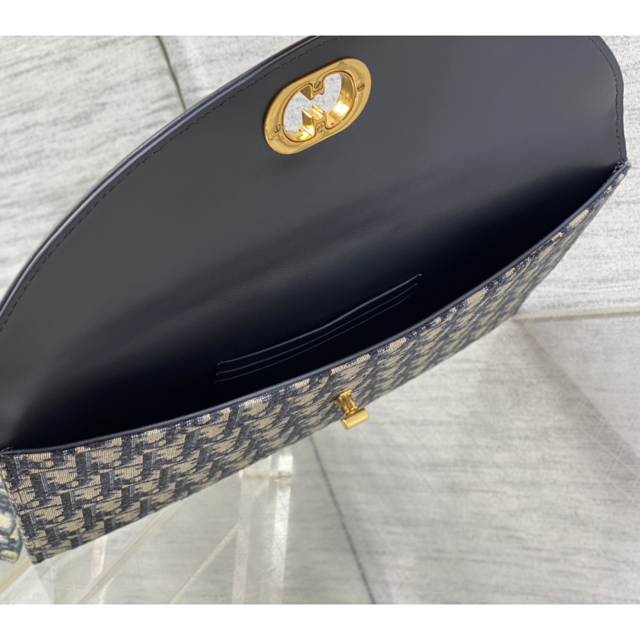 Dior 30 Montaigne Avenue Pouch With Flap  - 