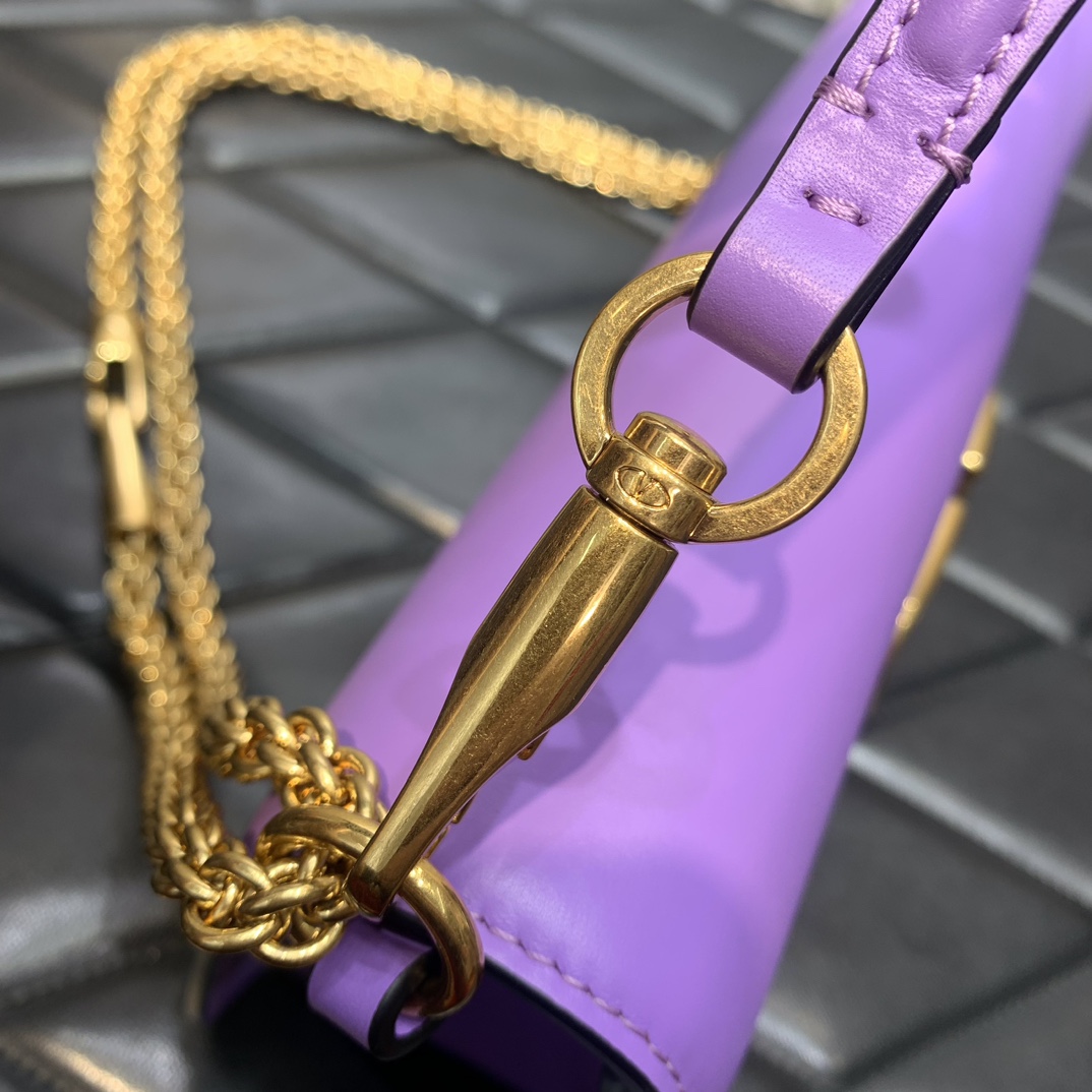 Valenti Garavani Locò Shoulder Bag (27-13-6cm) - PerfectKickZ