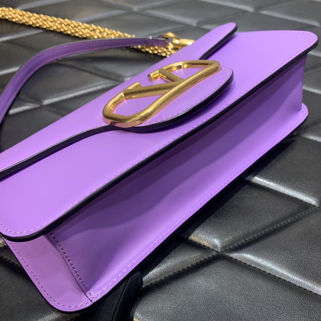 Valenti Garavani Locò Shoulder Bag (27-13-6cm) - PerfectKickZ
