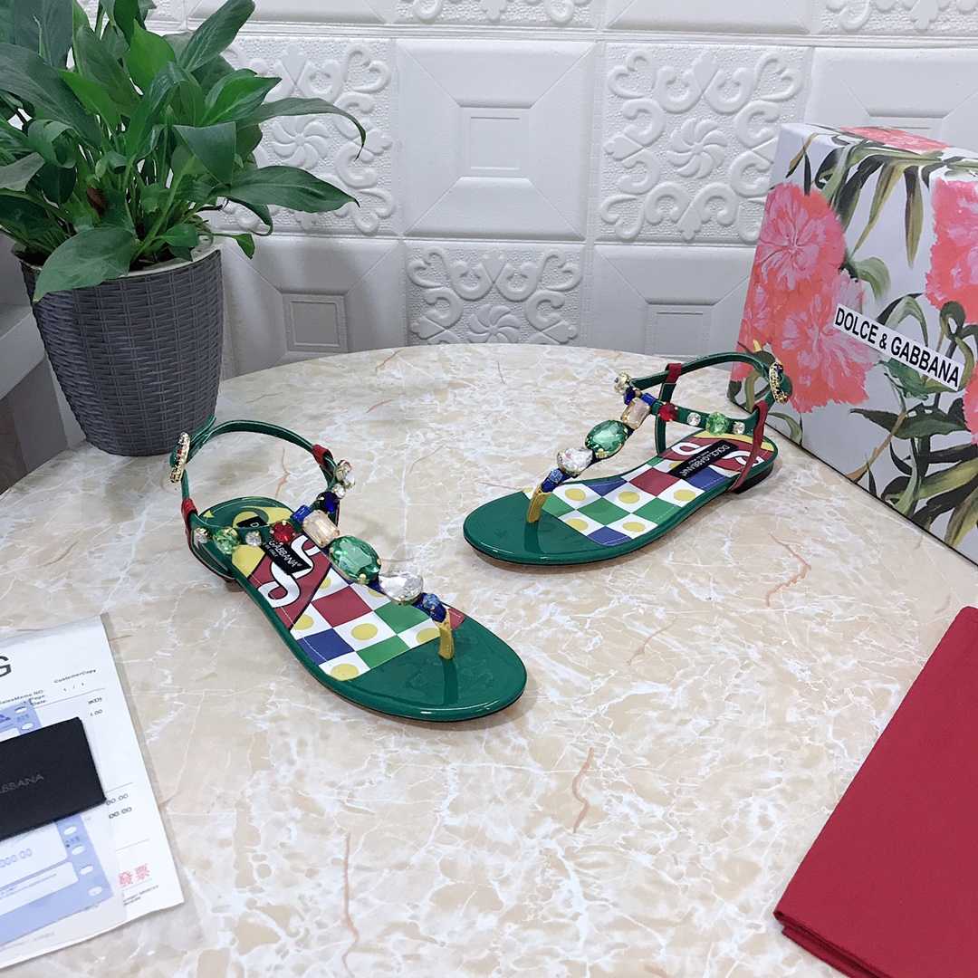 Dolce & Gabbana Patent Leather Thong Sandals - PerfectKickZ