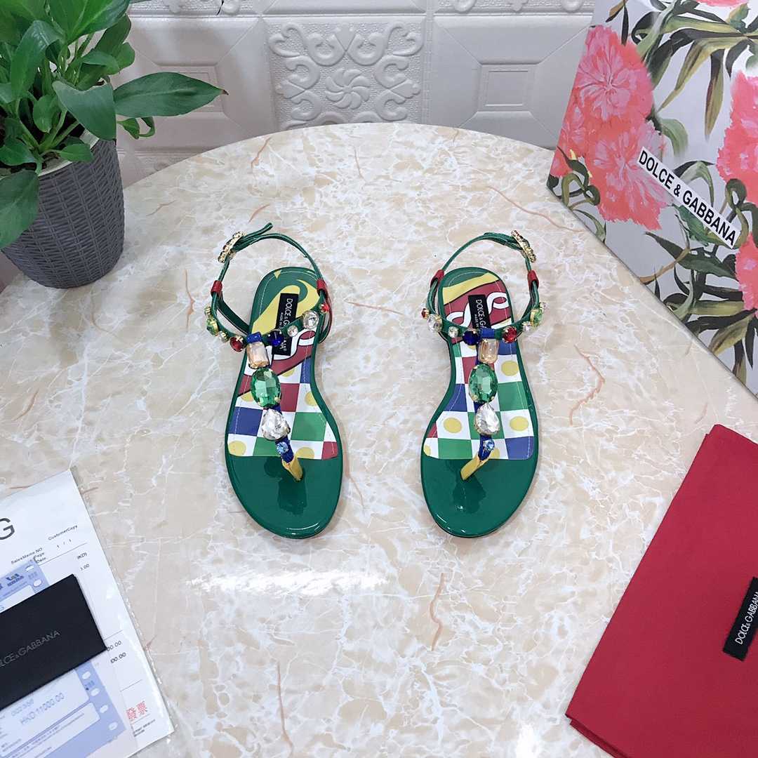 Dolce & Gabbana Patent Leather Thong Sandals - PerfectKickZ