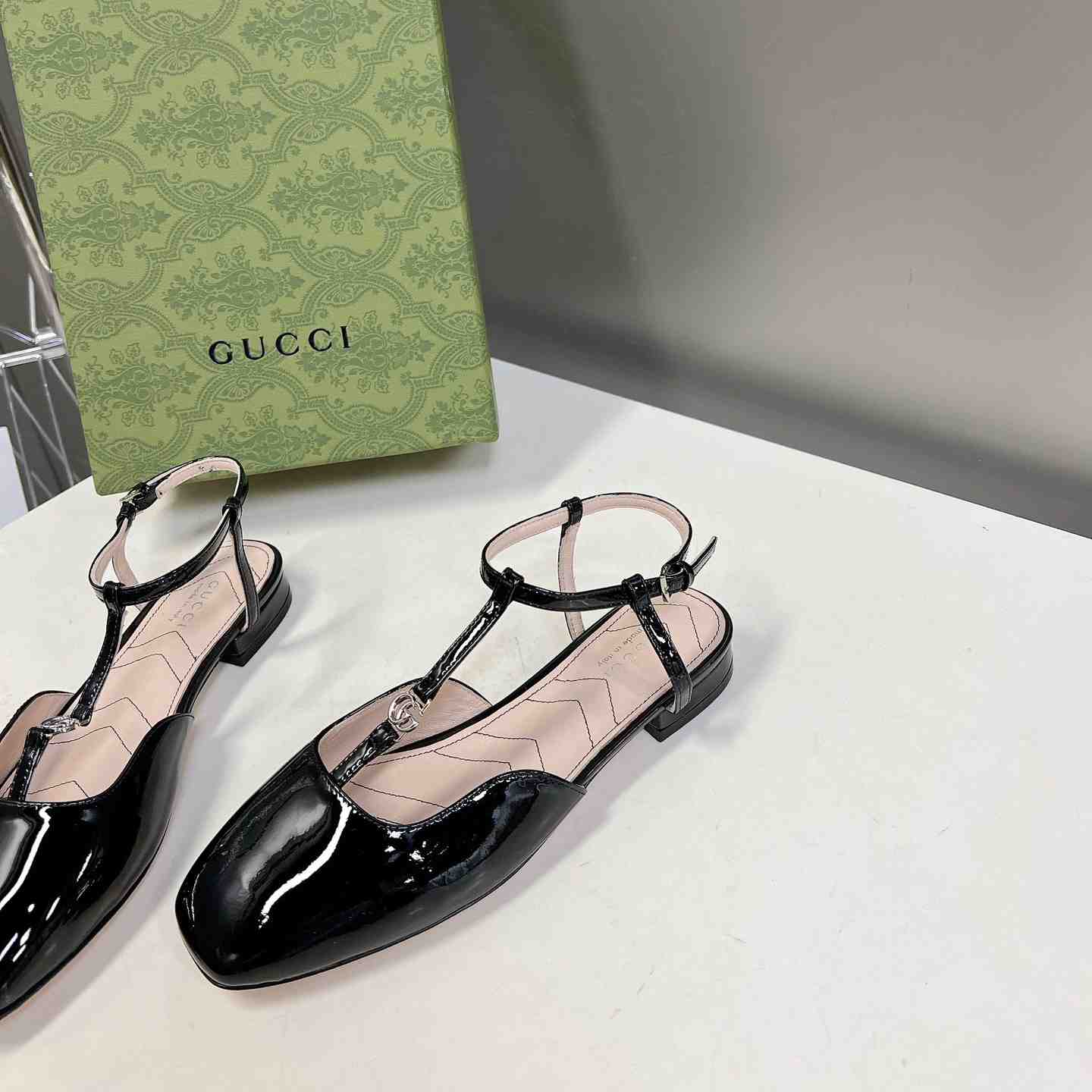Gucci Women's Double G Ballet Flat - PerfectKickZ