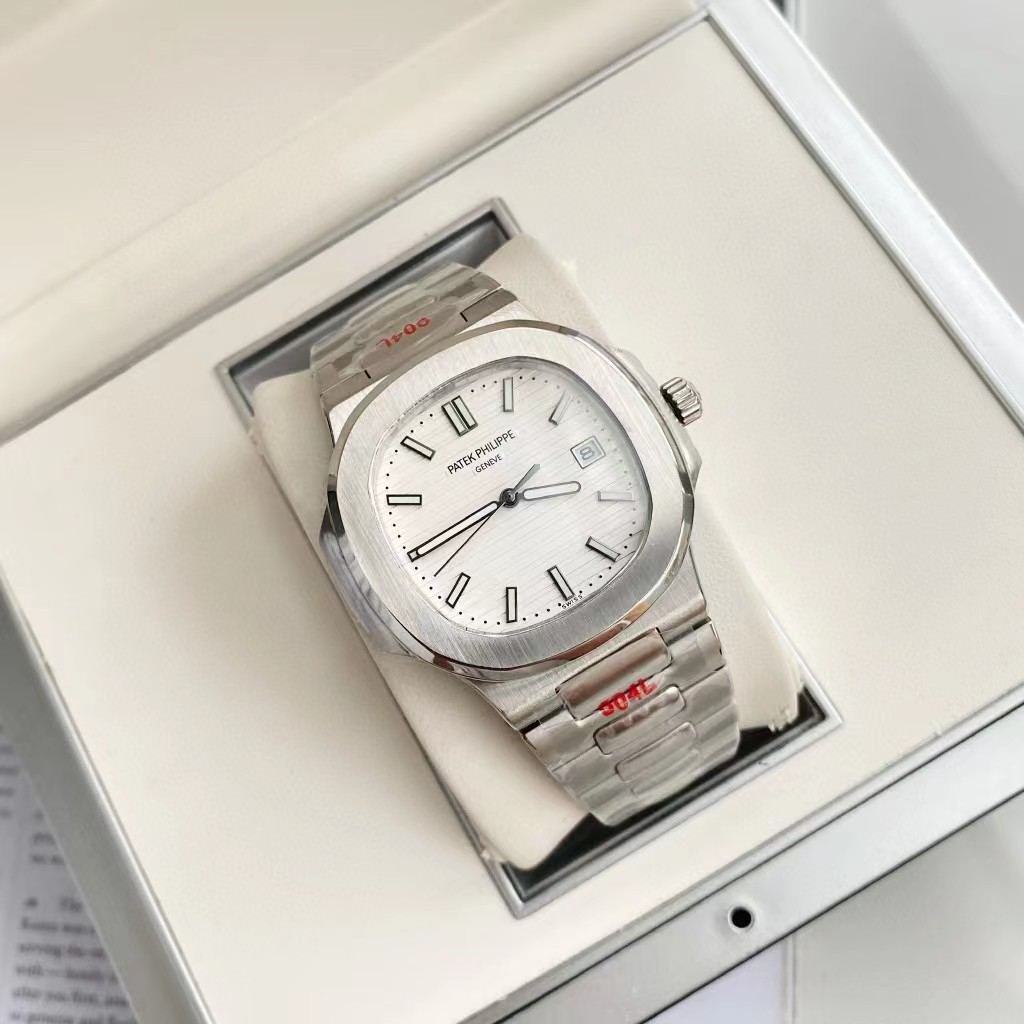 Patek Philippe Nautilus Medium Men's Watch - PerfectKickZ