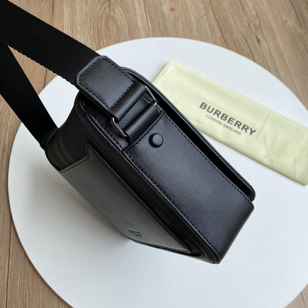 Burberry Small Alfred Messenger Bag - 