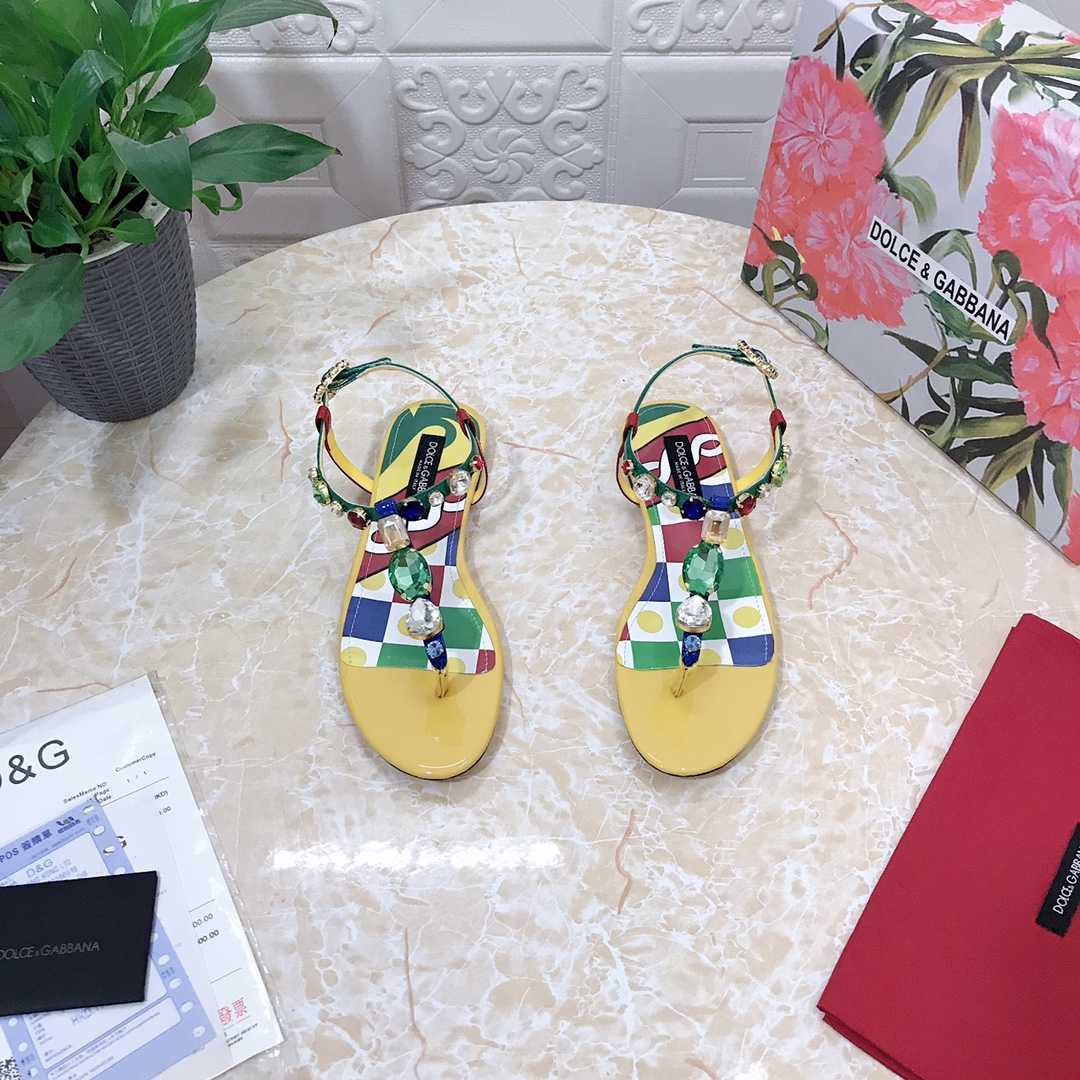 Dolce & Gabbana Patent Leather Thong Sandals - PerfectKickZ