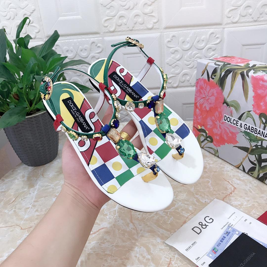 Dolce & Gabbana Patent Leather Thong Sandals - PerfectKickZ