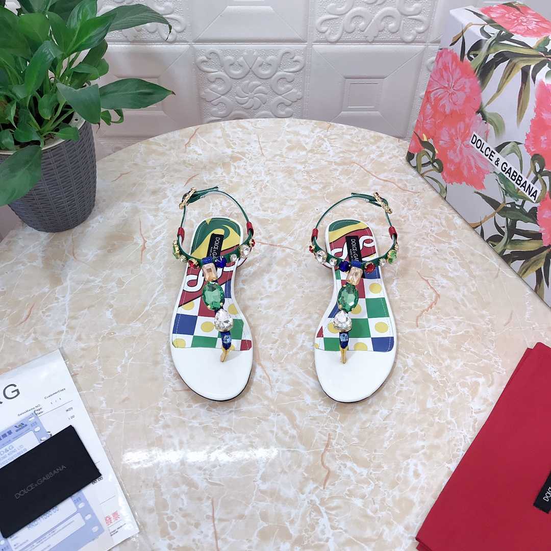 Dolce & Gabbana Patent Leather Thong Sandals - PerfectKickZ