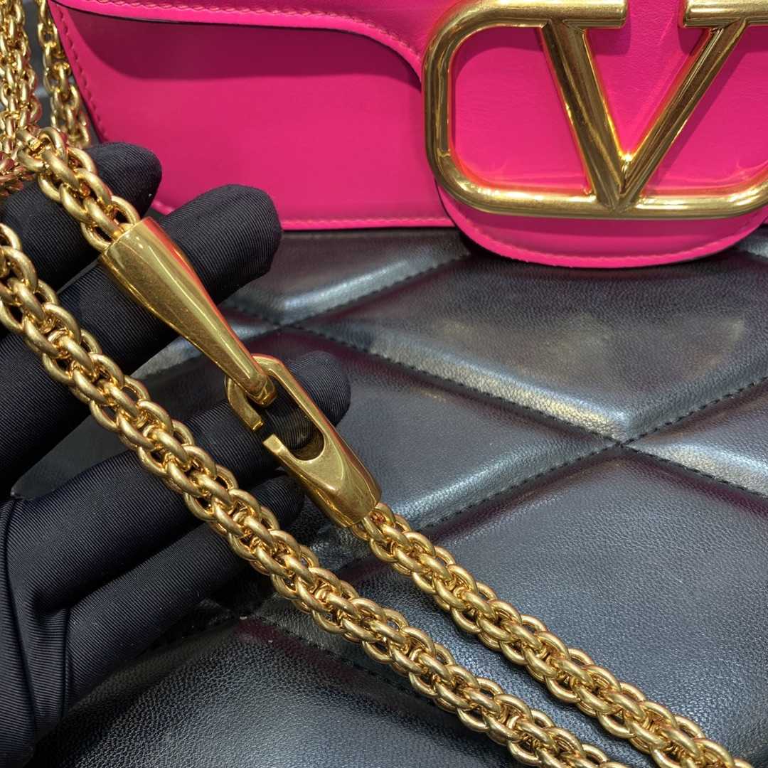 Valenti Garavani Locò Shoulder Bag (27-13-6cm) - PerfectKickZ