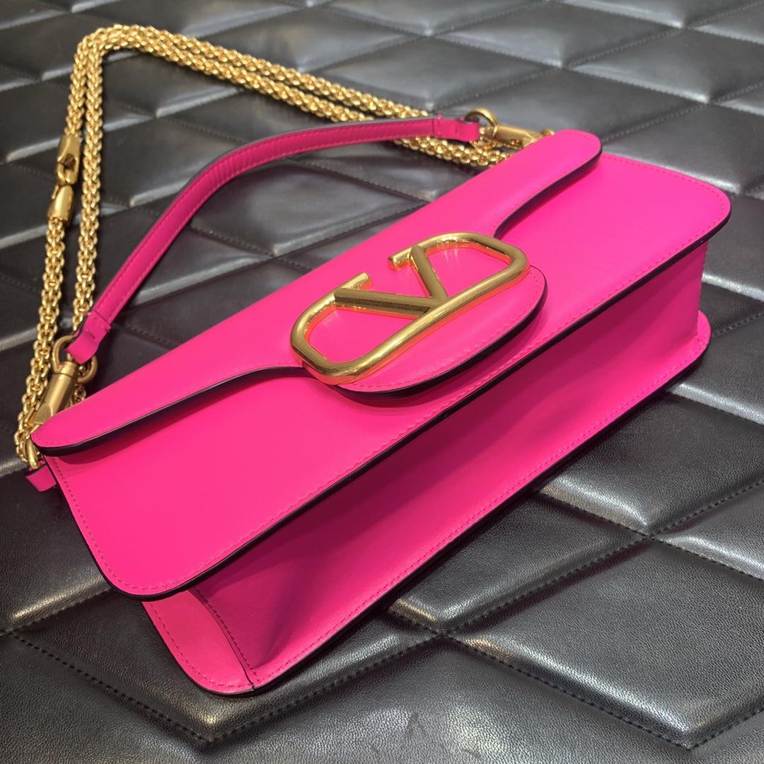 Valenti Garavani Locò Shoulder Bag (27-13-6cm) - PerfectKickZ