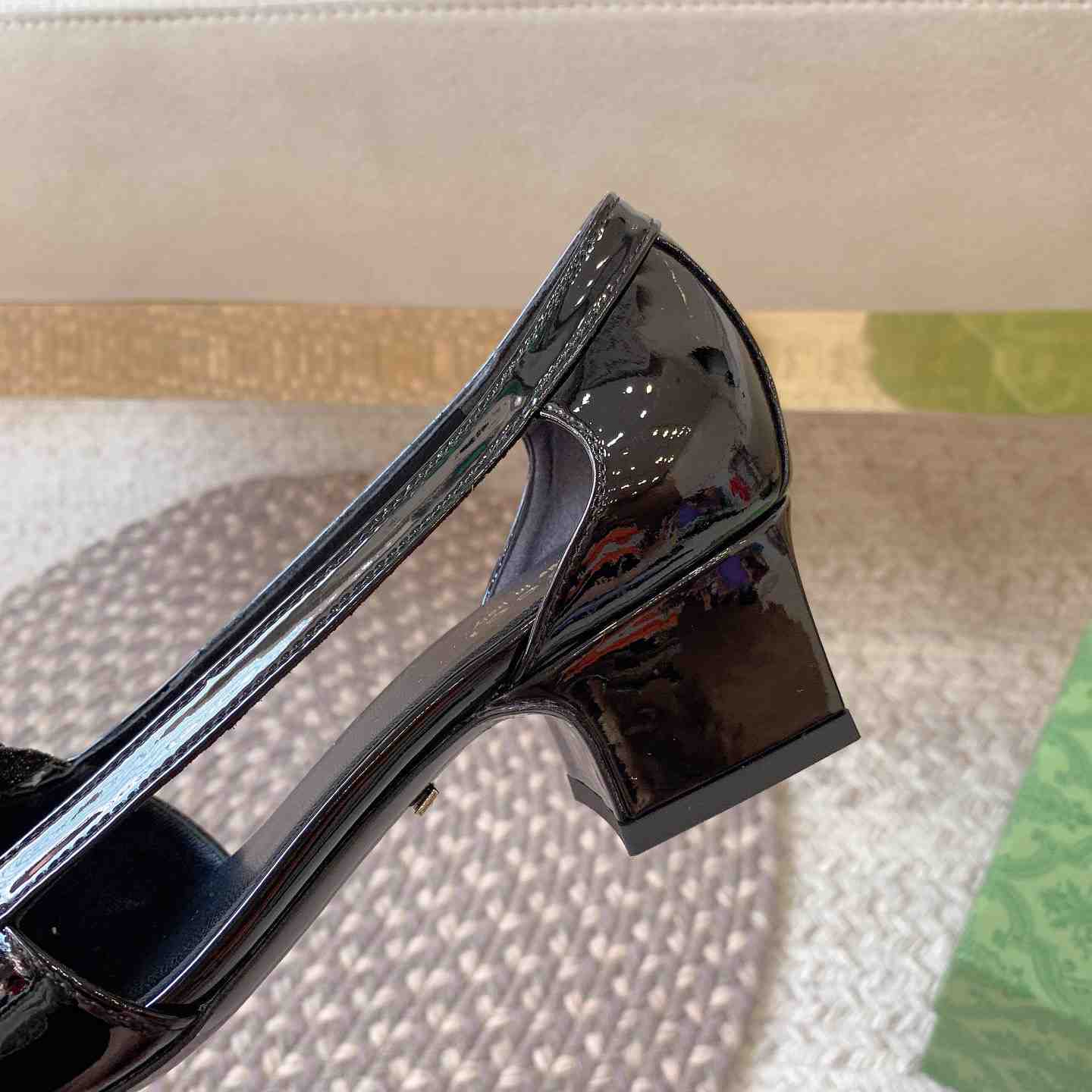 Gucci Women's Pump With GG Canvas - PerfectKickZ