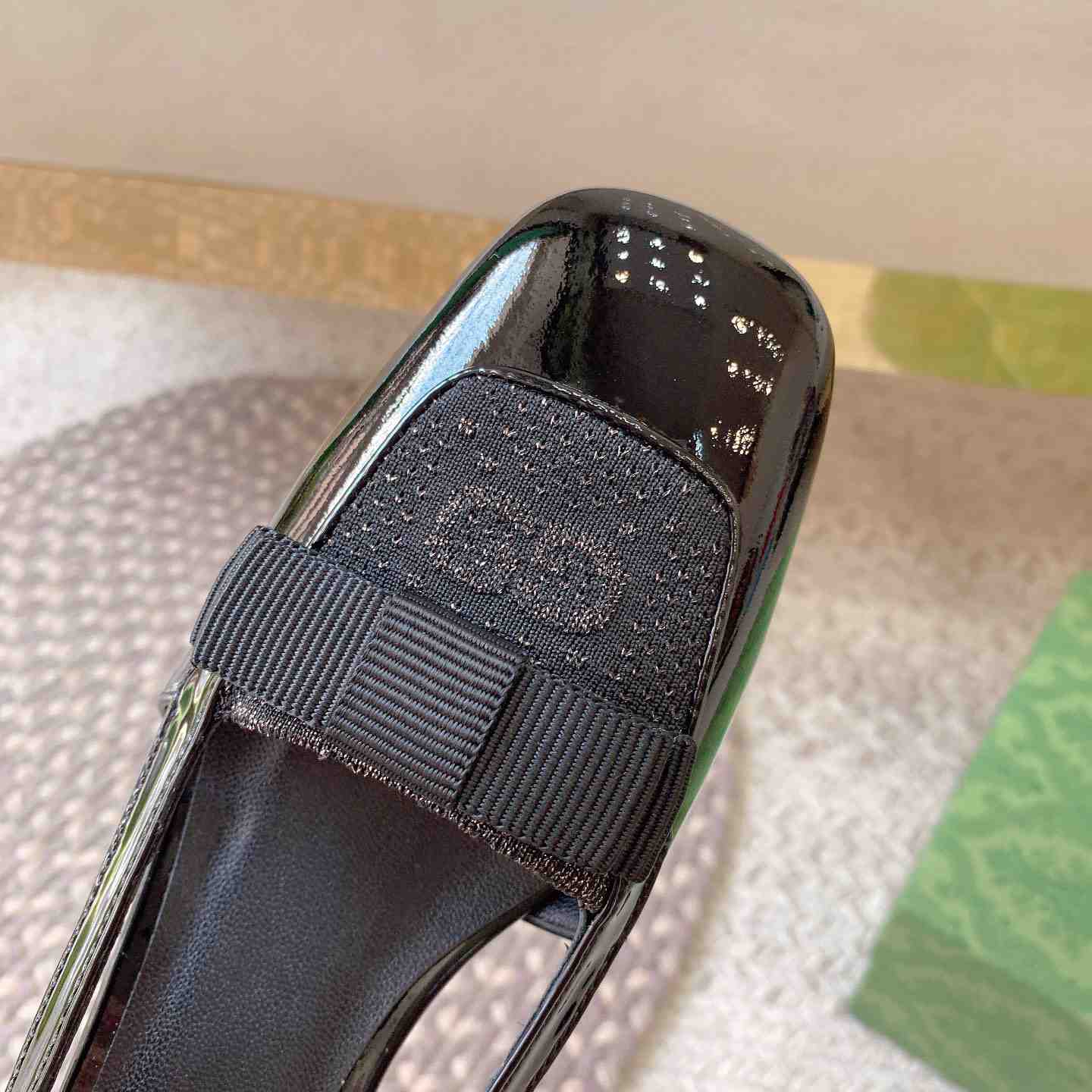 Gucci Women's Pump With GG Canvas - PerfectKickZ