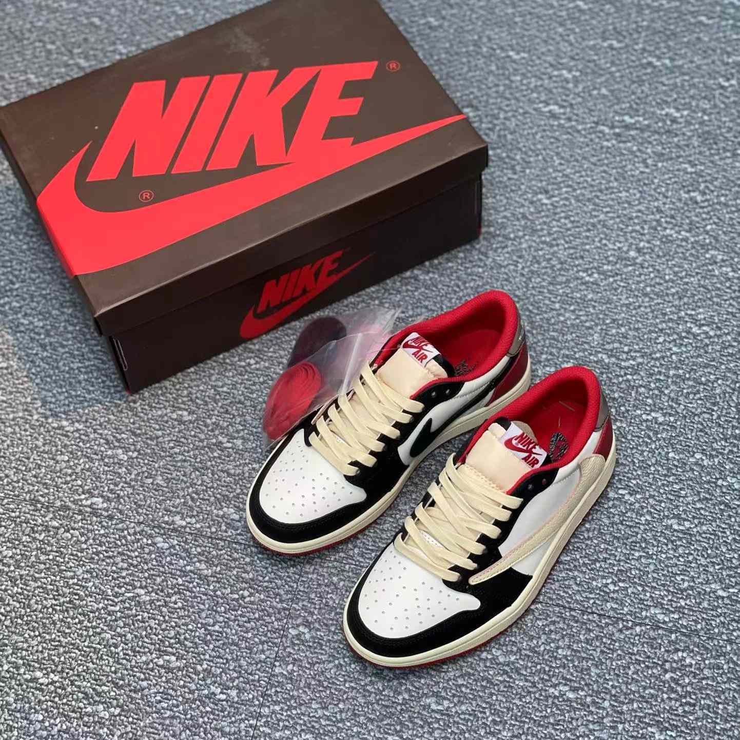 Travis Scott x Air Jordan 1 Low AJ1 Sneaker   cp4275-125 - PerfectKickZ