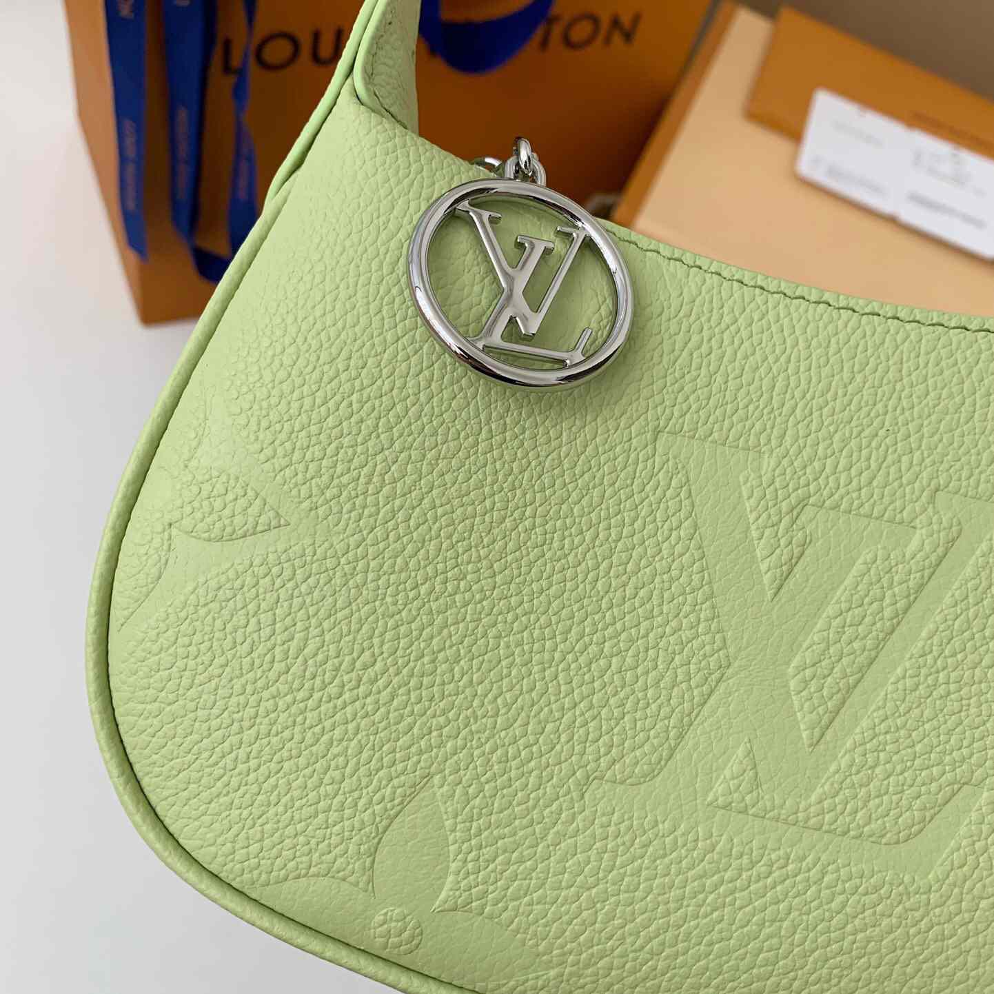 Louis Vuitton Mini Moon Monogram Empreinte (20.5*11*5cm)     M82425 - 