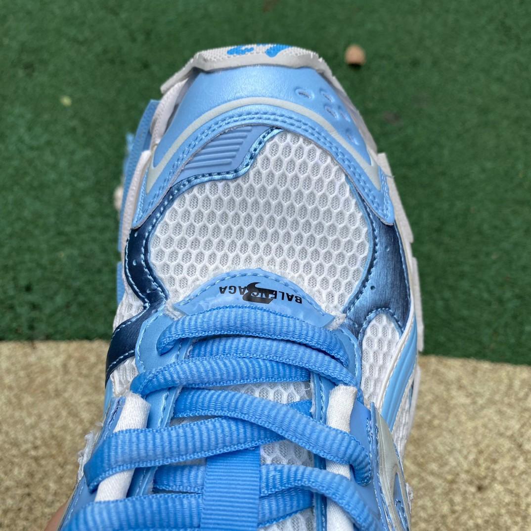 Balenciaga Runner Sneaker In Blue - 