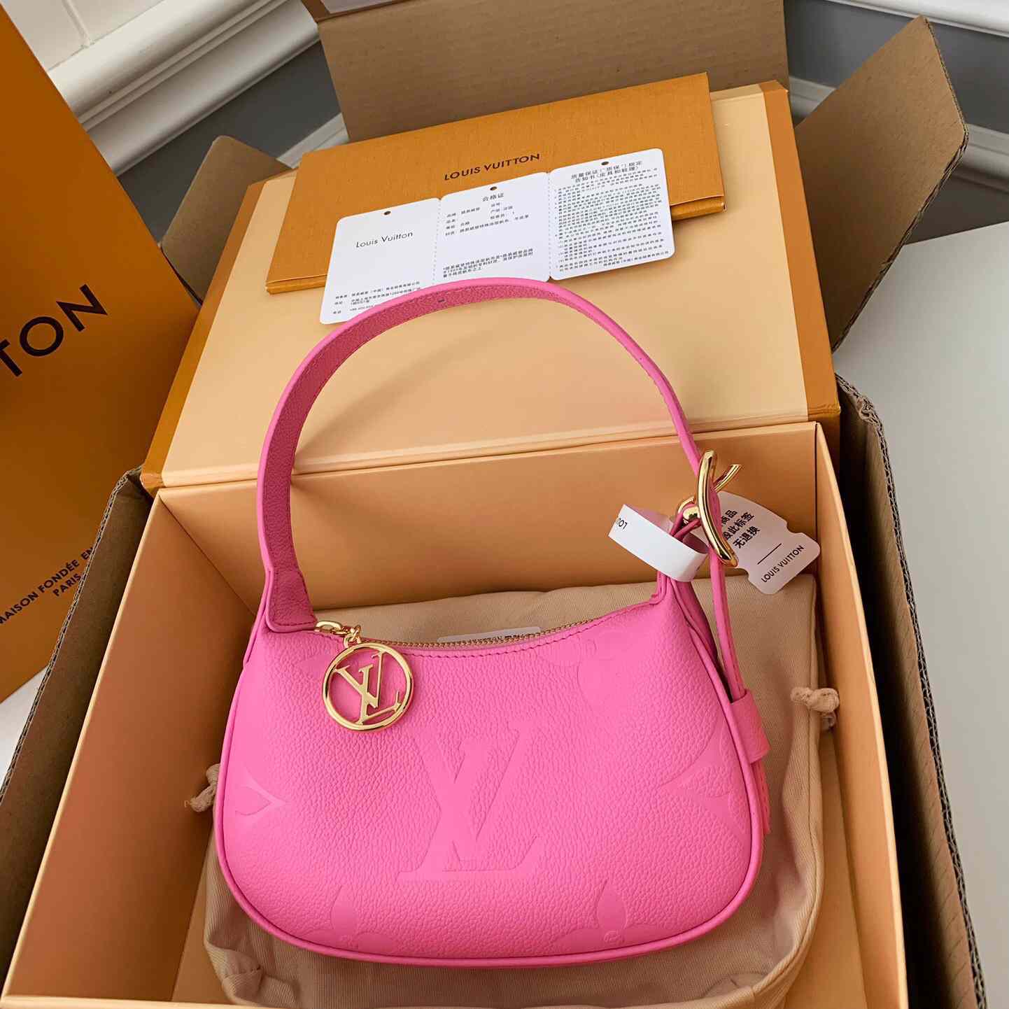 Louis Vuitton Mini Moon Monogram Empreinte (20.5*11*5cm)     M82487 - PerfectKickZ