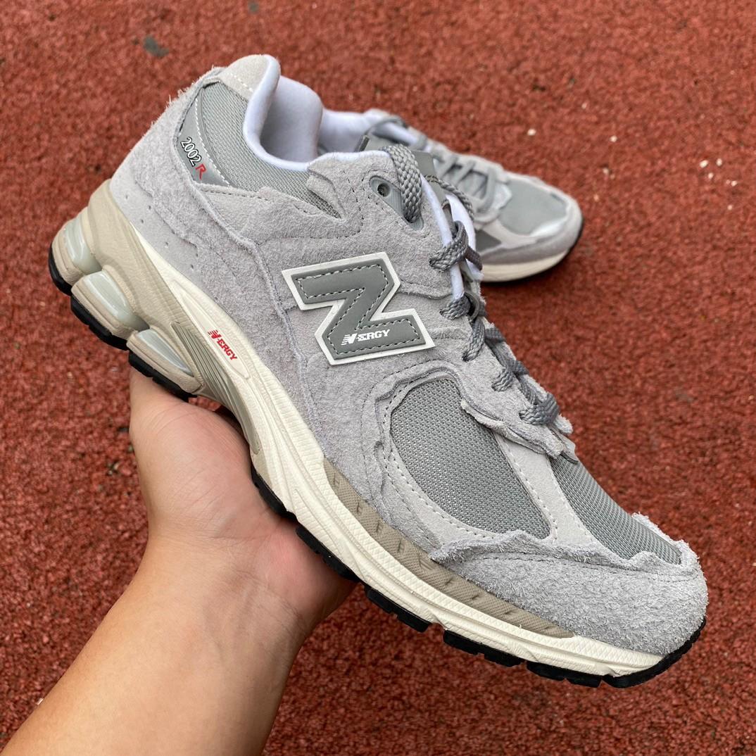 New Balance 2002R Sneakers        M2002RDM - PerfectKickZ