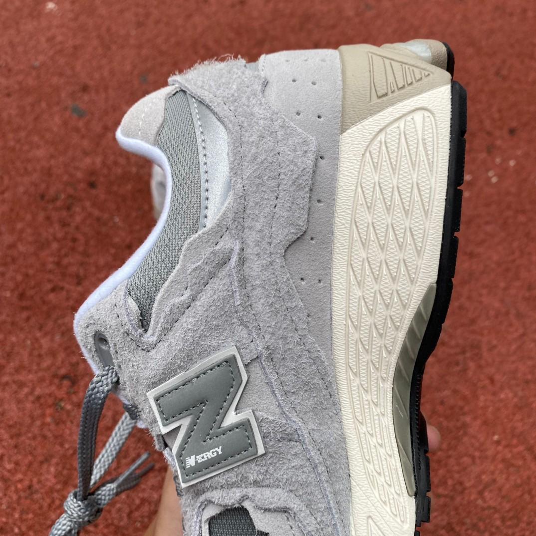 New Balance 2002R Sneakers        M2002RDM - PerfectKickZ