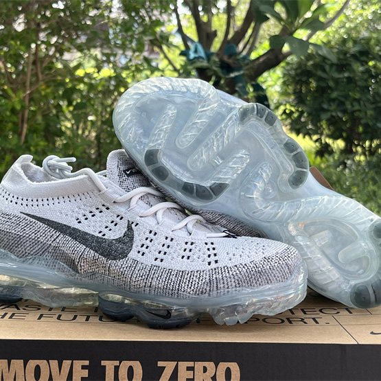 Nike Vapormax 2023 Flyknit Sneakers      DV1678-004 - PerfectKickZ