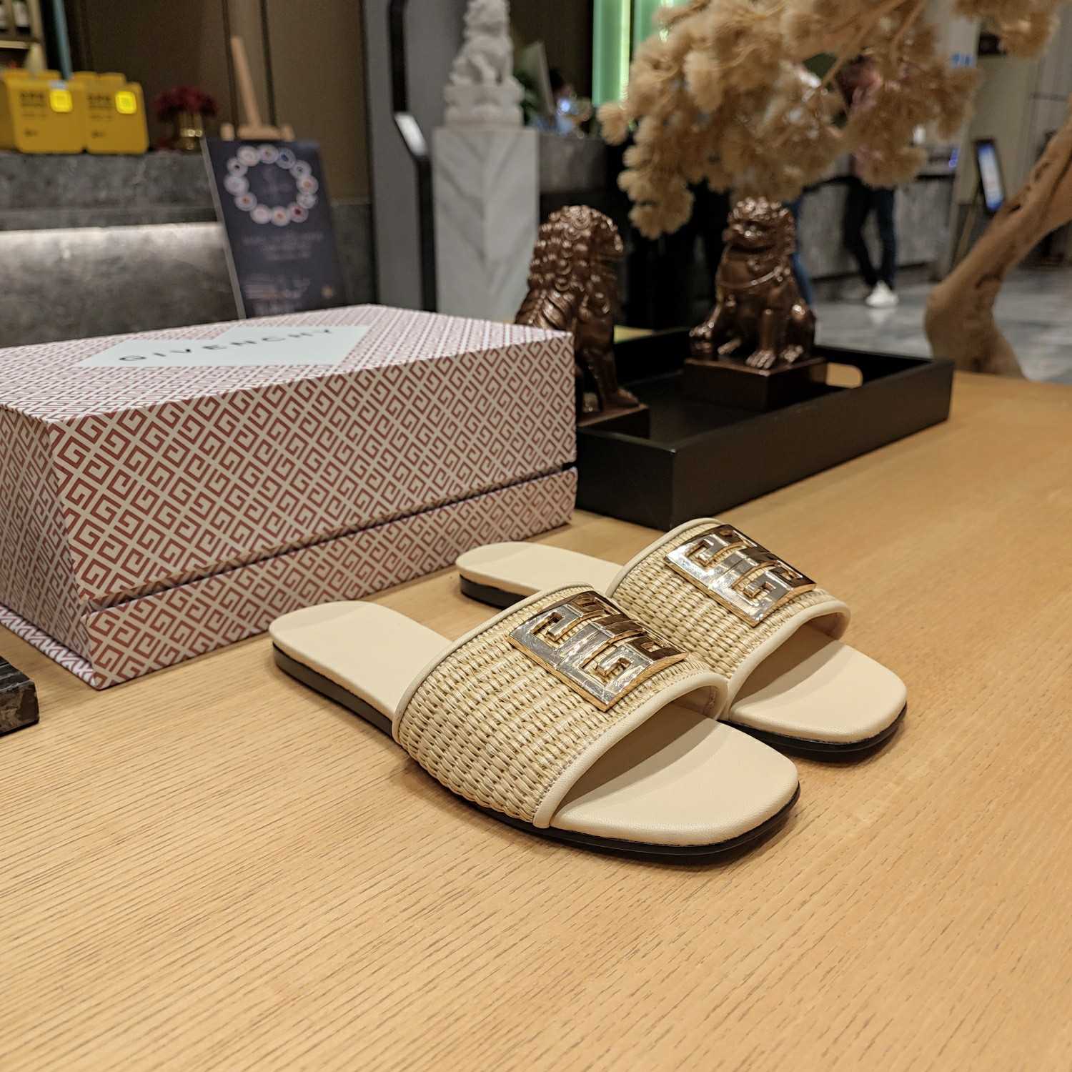 Givenchy 4G Flat Mules In Raffia - PerfectKickZ