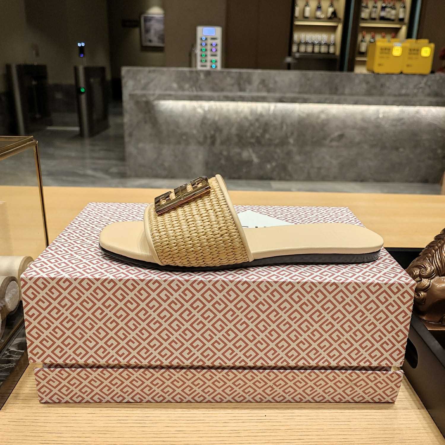 Givenchy 4G Flat Mules In Raffia - PerfectKickZ