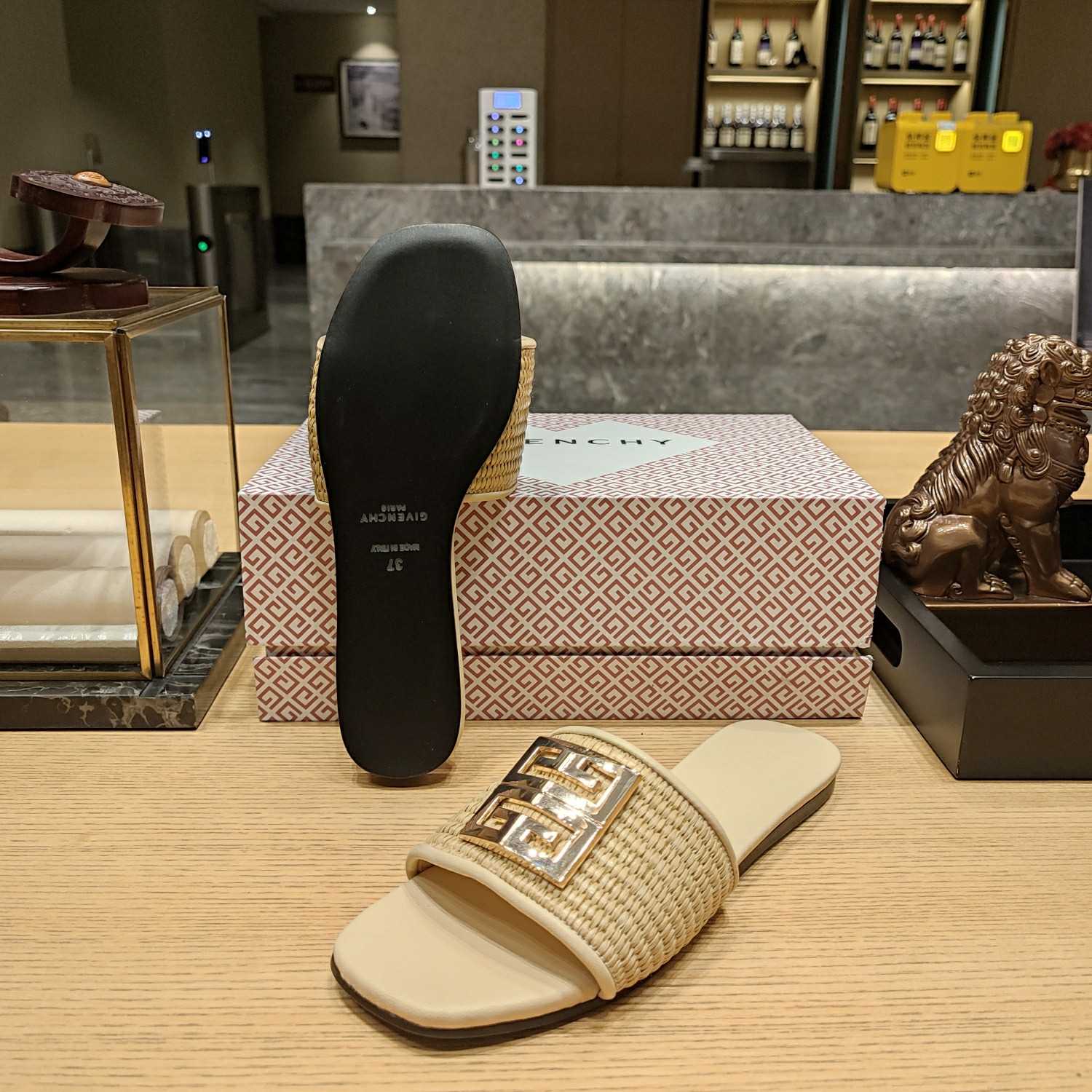 Givenchy 4G Flat Mules In Raffia - PerfectKickZ