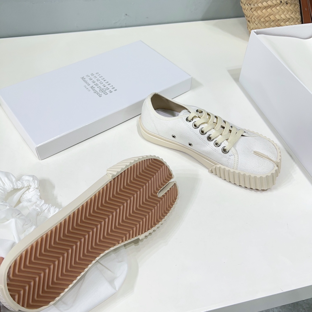Maison Margiela Tabi Leather Sneakers - PerfectKickZ