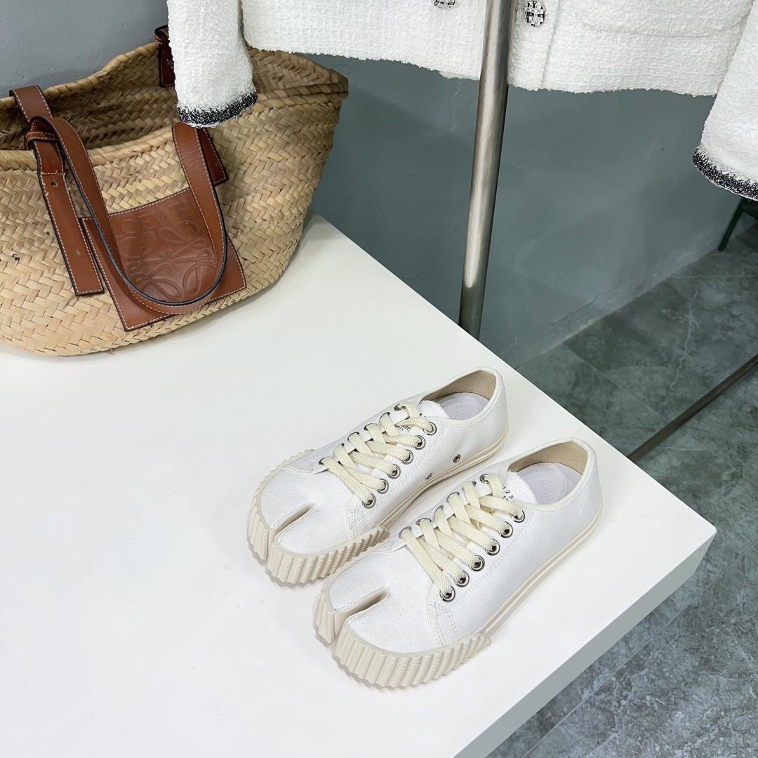 Maison Margiela Tabi Leather Sneakers - PerfectKickZ