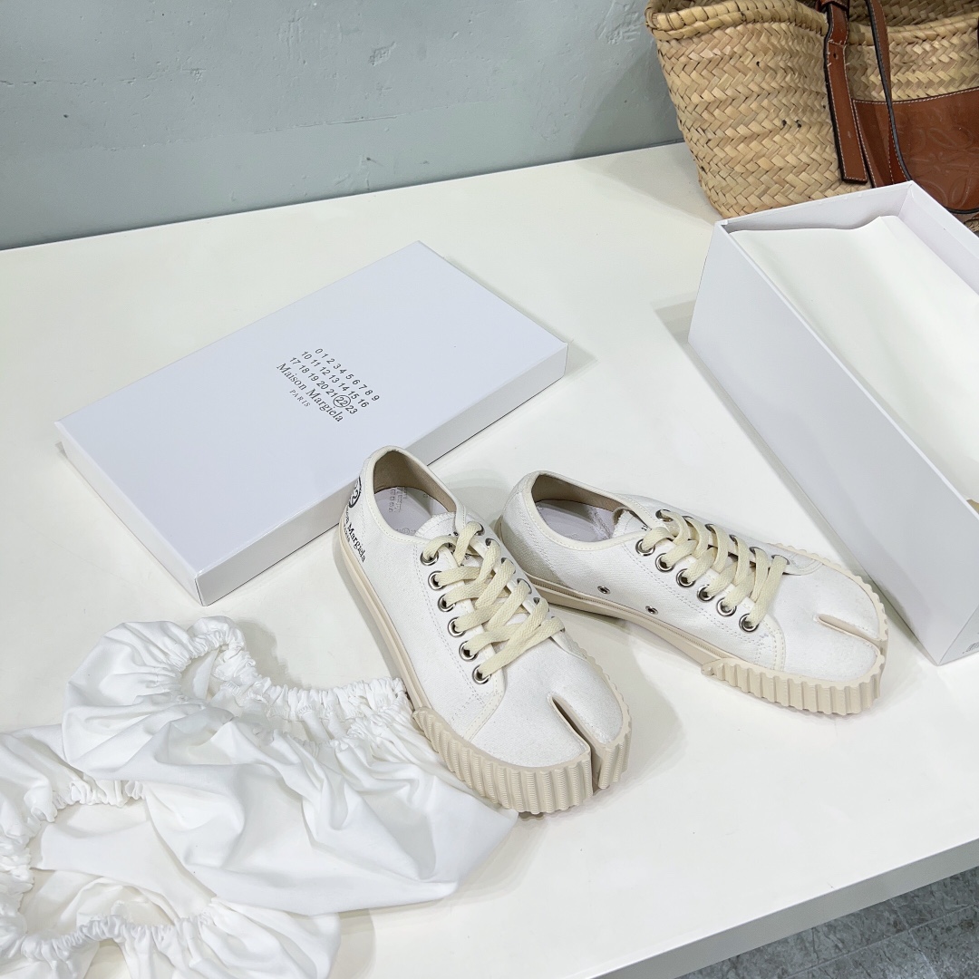 Maison Margiela Tabi Leather Sneakers - PerfectKickZ