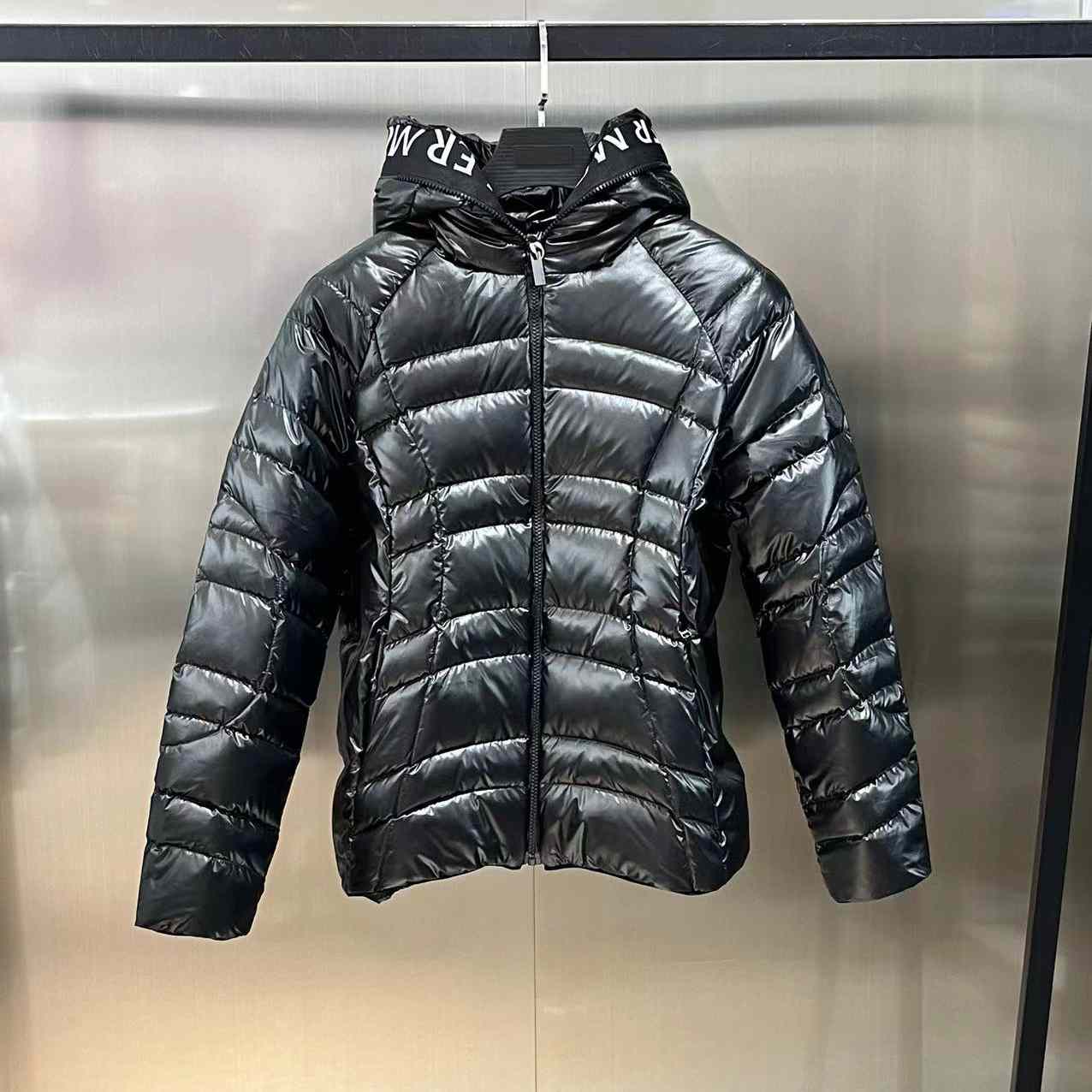 Moncler Narlay Short Down Jacket - PerfectKickZ