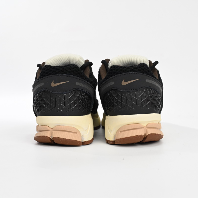 NikeAir Zoom Vomero 5 Pure Black Sneaker    FD0533-010  - PerfectKickZ
